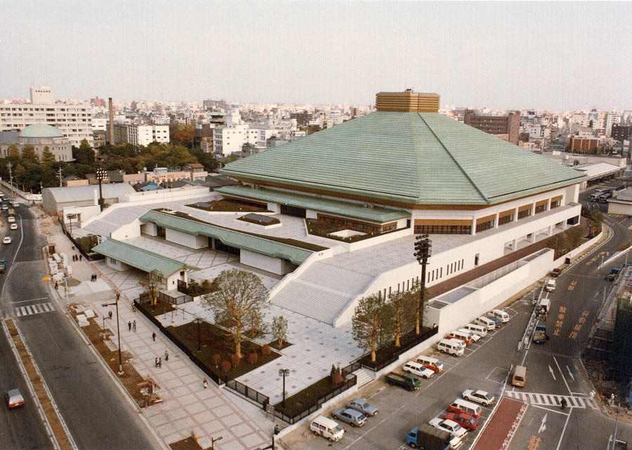 完成した両国国技館